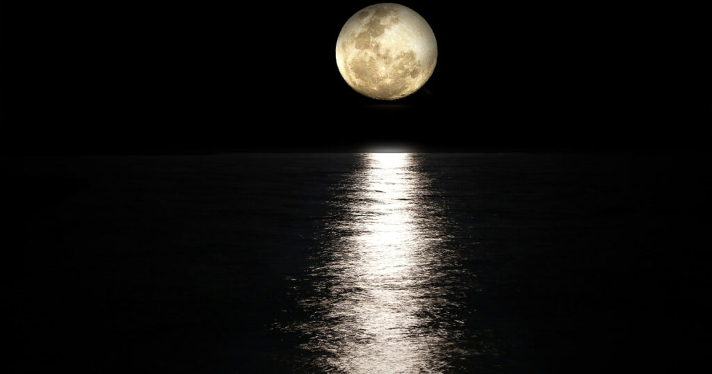 月夜・満月・海